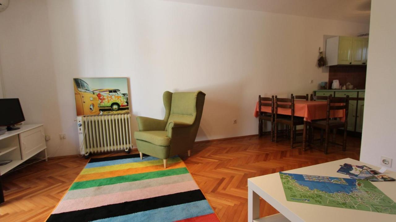 Apartment Gita Malinska Exterior photo